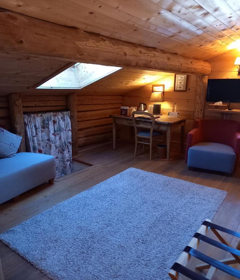 Hotel La Ferme Du Chozal, Chalet De Tradition 欧特吕斯 外观 照片