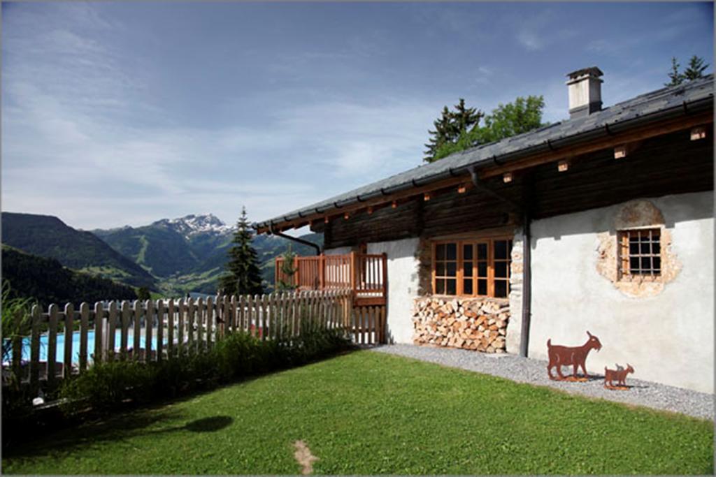 Hotel La Ferme Du Chozal, Chalet De Tradition 欧特吕斯 外观 照片