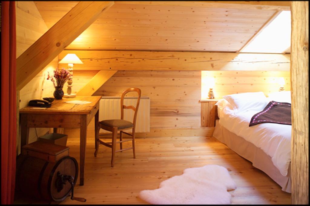 Hotel La Ferme Du Chozal, Chalet De Tradition 欧特吕斯 外观 照片